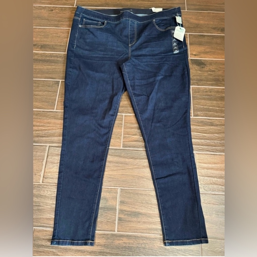 Maurices jegging mid rise denim flex Size 24R NWT ( please see measurements)